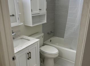 514 N Locust St APT D, Visalia, CA 93291