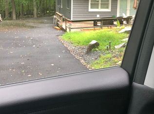 114 Robin Way, Lackawaxen, PA 18435