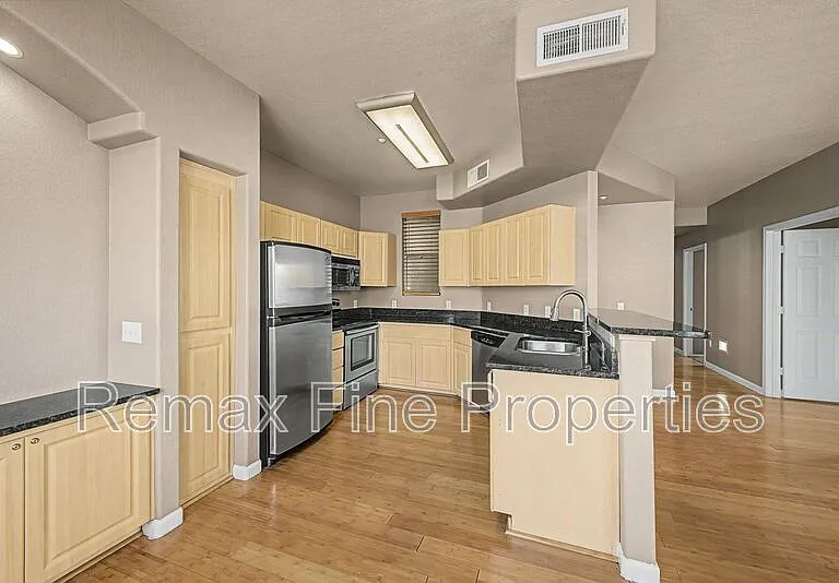5303 N 7th St #324 — Photo 9