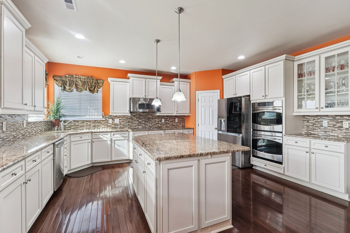 next background image