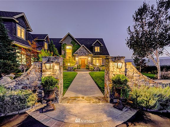 2nd image of 1401 Fielding Hills Drive