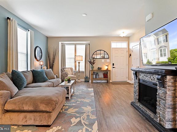 5th image of 211 Ontario Dr