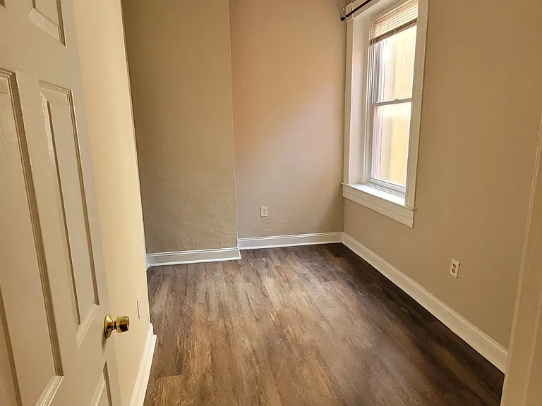 1005 Edmondson Ave — Photo 10