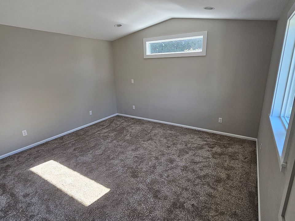 2nd image of 260 Jasmine Dr