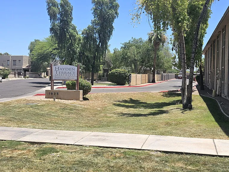Hayden Terrace — Photo 3