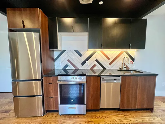 Rented by ERNY LLC | media 16