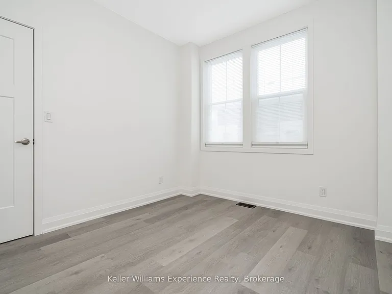 24 Danielle Cres — Photo 9