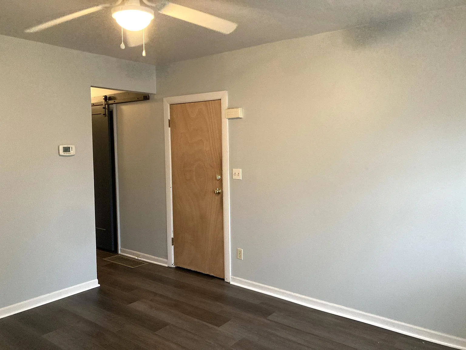 1 bed, 700 sqft, $1,200 — Photo 2