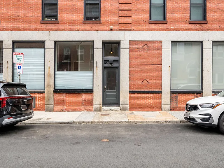 177 Endicott St #2 — Photo 24