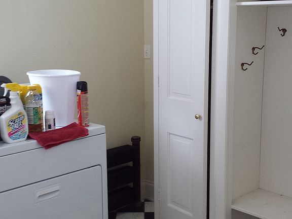 Mudroom/laundry room
