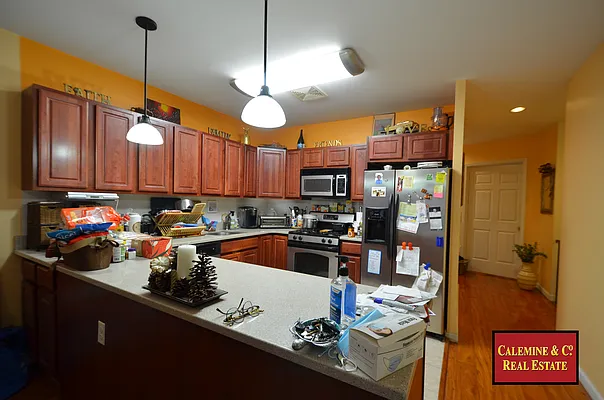 Sold by Calemine & Co. Real Estate | media 10