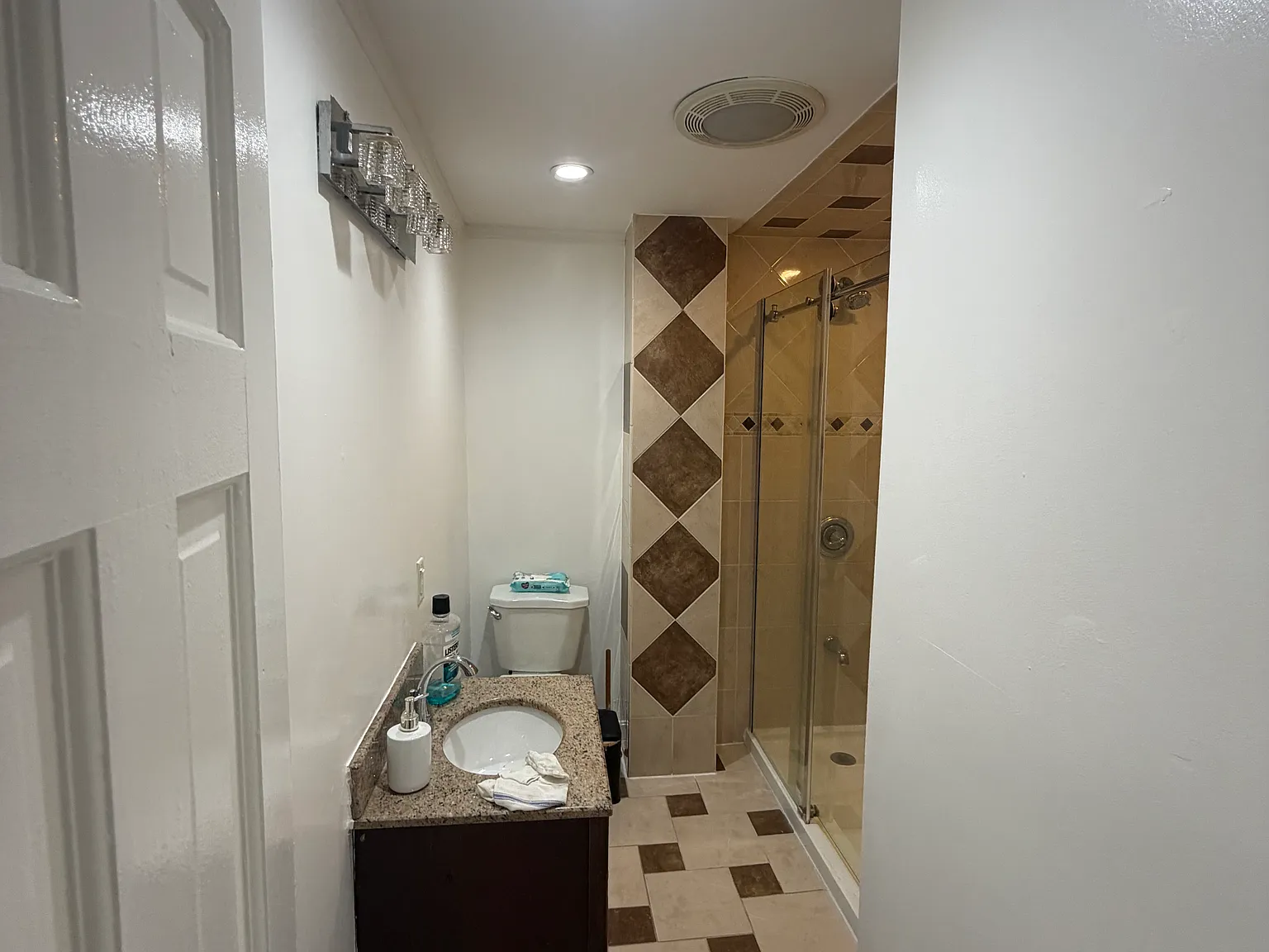 2 bed, 9999 sqft, $2,850 — Photo 3