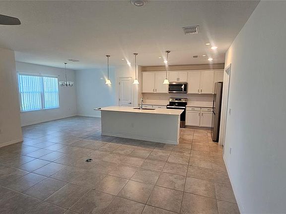 5th image of 465 WATERFORD DRIVE
