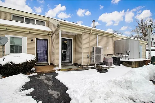 55 Beach St #16 Photo 1