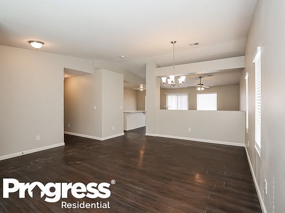 3rd image of 3206 Honeysuckle Ave