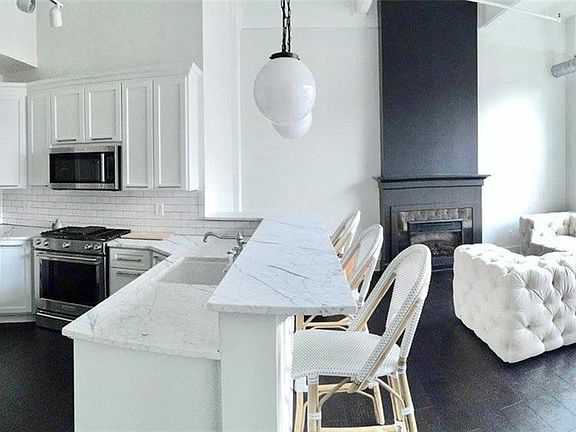 3rd image of 206 Ellicott St #601