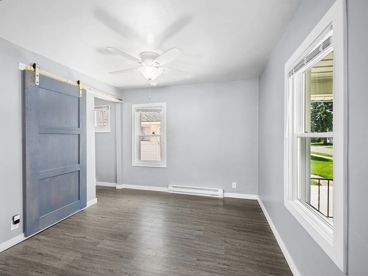 3 bed, 772 sqft, $1,250 — Photo 2