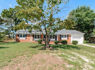 5806 Cold Harbor Ct, Fayetteville, NC 28304