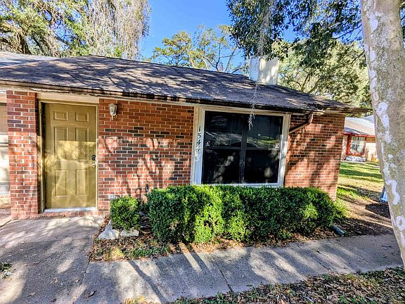2nd image of 1544 Merry Oaks Ct #E