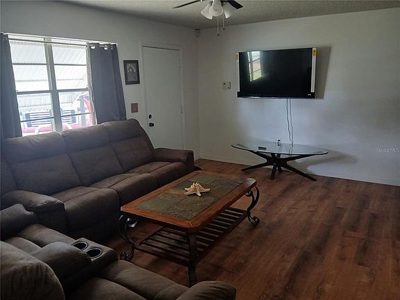 4th image of 1102 SW 6th St