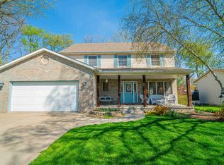 1582 Commodore Ln, Porter, IN 46304