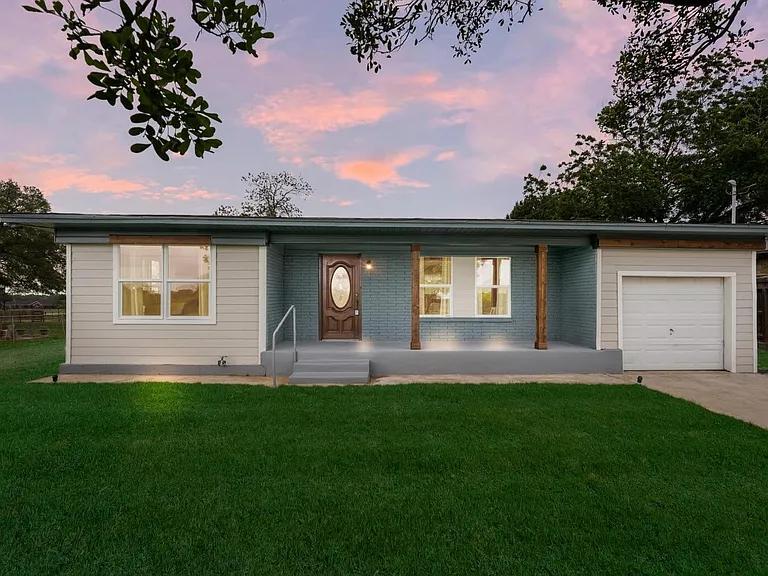 10246 Loop 106 — Photo 2