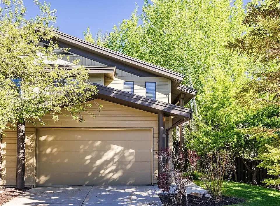 2603 Cottage Loop