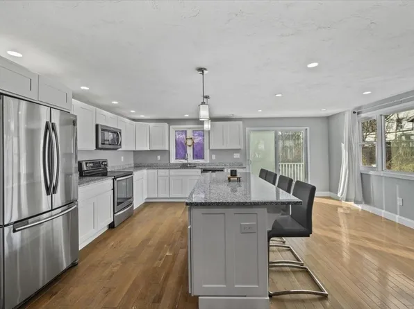 13 Huntress Ave, Brockton, MA 02302