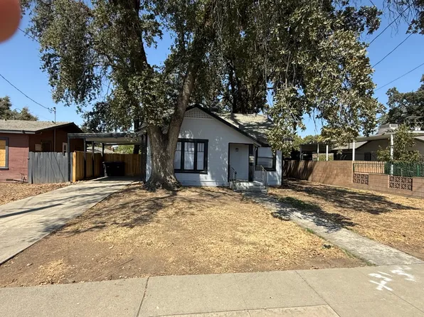 700 W Goshen Ave, Visalia, CA 93291