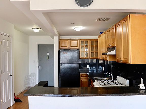 4th image of 8726 175th St APT 7D
