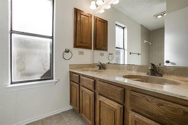 404 Tucson Ct — Photo 11