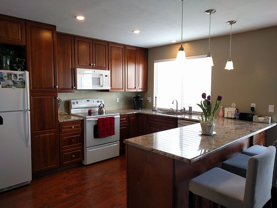 Kitchen-granite counters