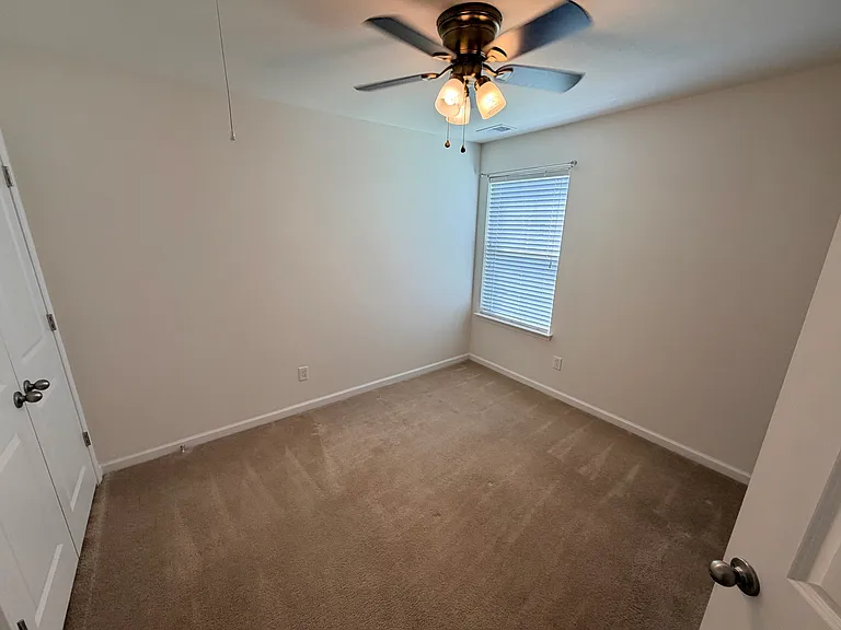 1355 Hermitage Ln — Photo 26