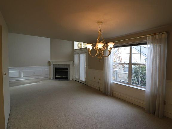 3rd image of 464 Lori Ln