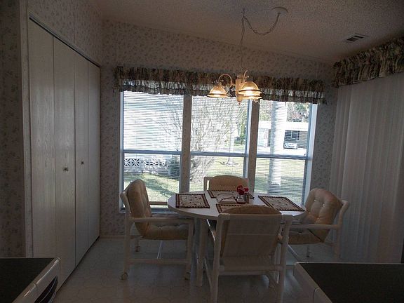 5th image of 642 Tulip Cir W