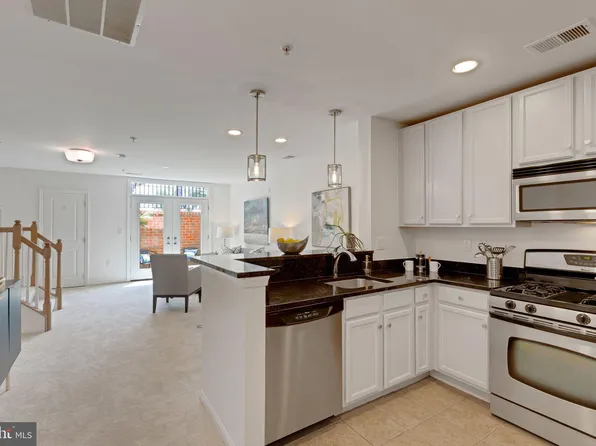 2665 Prosperity Ave APT 6, Fairfax, VA 22031