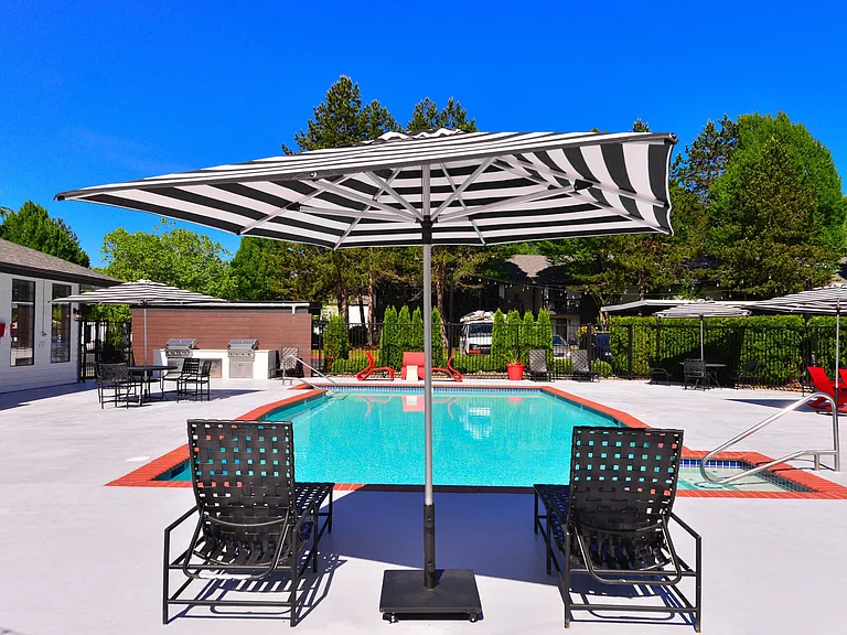 Woodlake Apartments — Photo 16