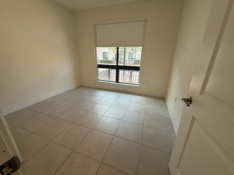 8201 NW 41st St #412 — Photo 12