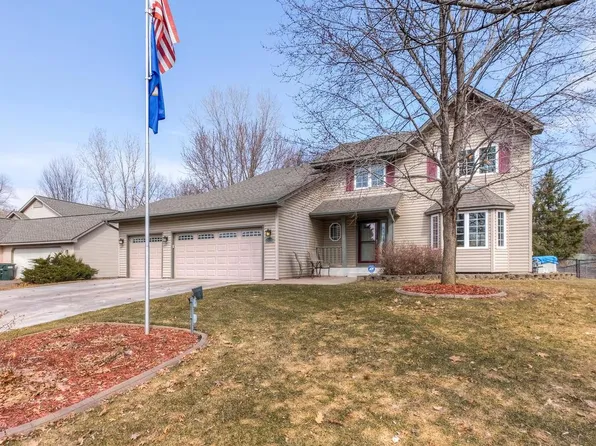 511 Hawthorn Rd, Lino Lakes, MN 55014