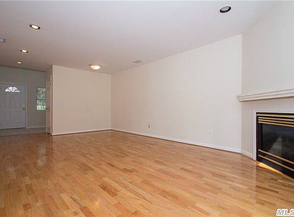 4th image of 8 Plantation Dr