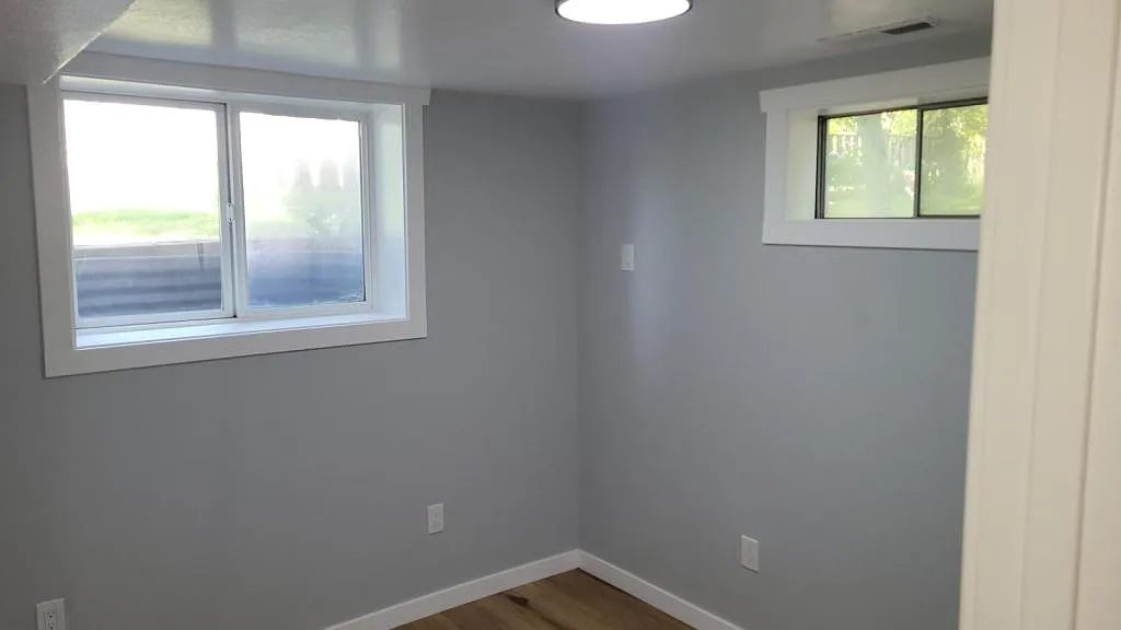 126 S 100 E (Private Room) — Photo 2