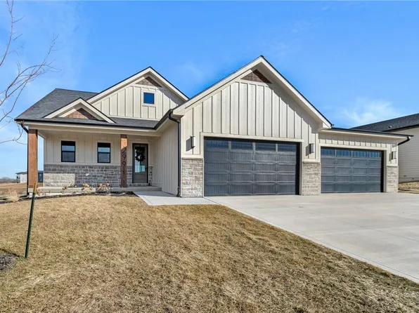 2991 NW Beechwood Dr, Grimes, IA 50111