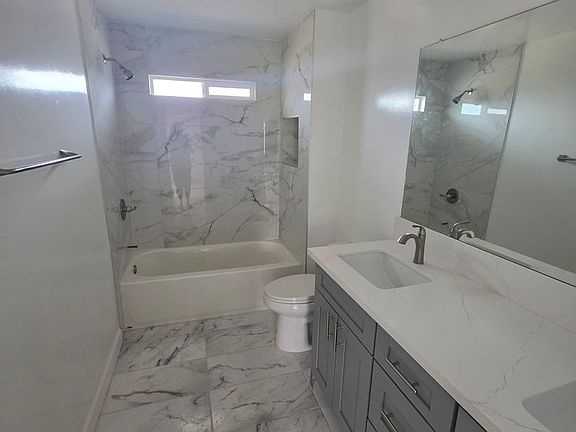 4th image of 1772 Rio Grande Rd APT E
