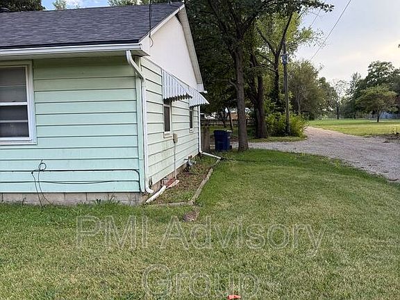 3rd image of 807 Lincoln St