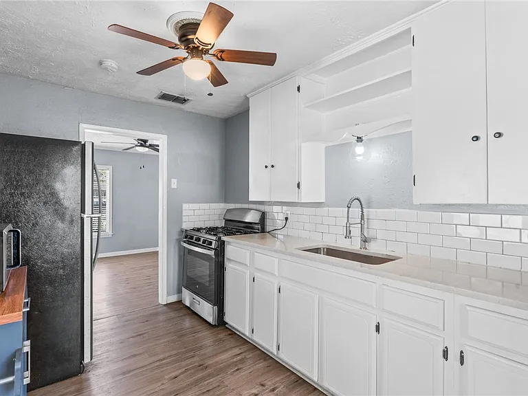 4645 Cheryl Dr — Photo 8