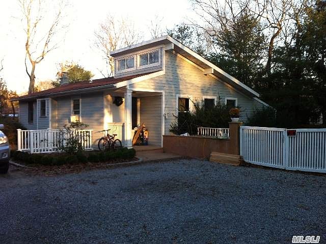 1st image of 8 Hollyoak Ave