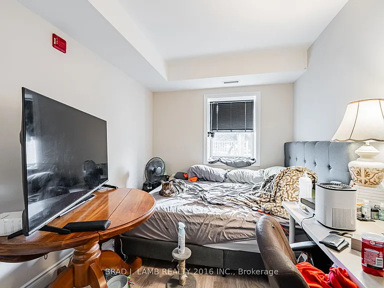 2904 A Danforth Ave #3 — Photo 12
