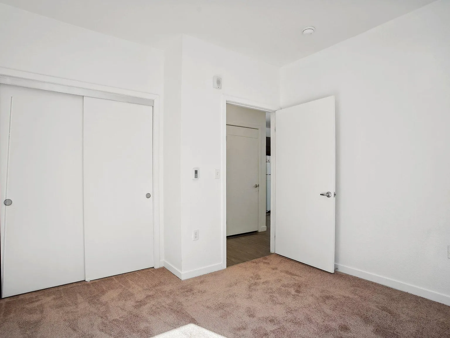 Oak Grove Apartments — Photo 3