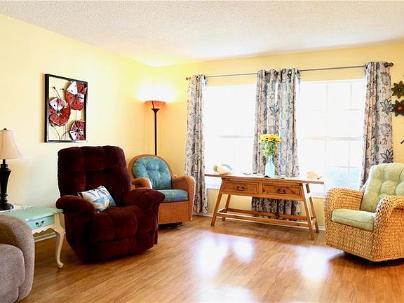 3rd image of 10605 Salamanca Dr