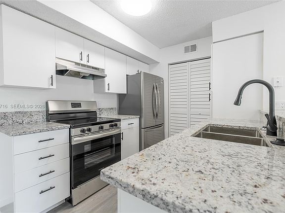 5th image of 2094 Arbour Walk Cir APT 3018
